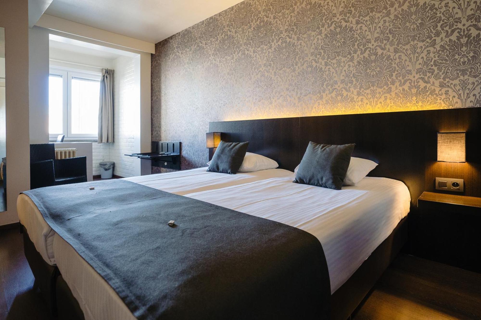 Ambassadeur Hotel 3*